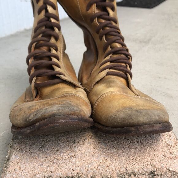 Distressed Bed/Stu boots - Picture 5 of 9